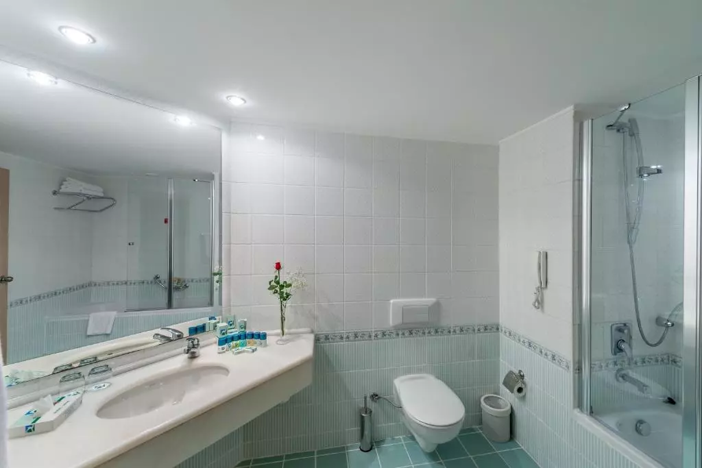 Miarosa Ghazal Resort  BATHROOM.jpg